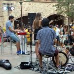 Concert d'Anaïs Vila en un altre acte de suport als refugiats a Santpedor, al 2017